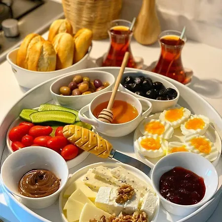 H-mak Airport Hotel 3*